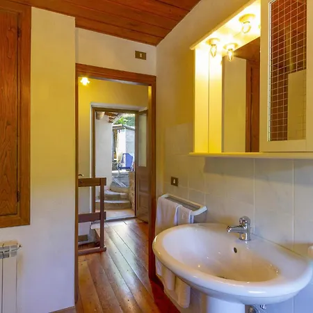 Lovely Apartment In Casoli Lu With Kitchen * Cocciglia